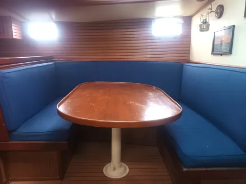 Confortable dining for four or more