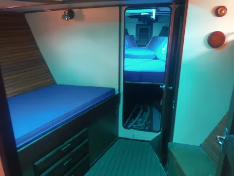 midship berth for single