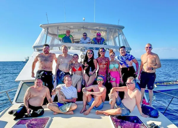 foredeck entertaining area